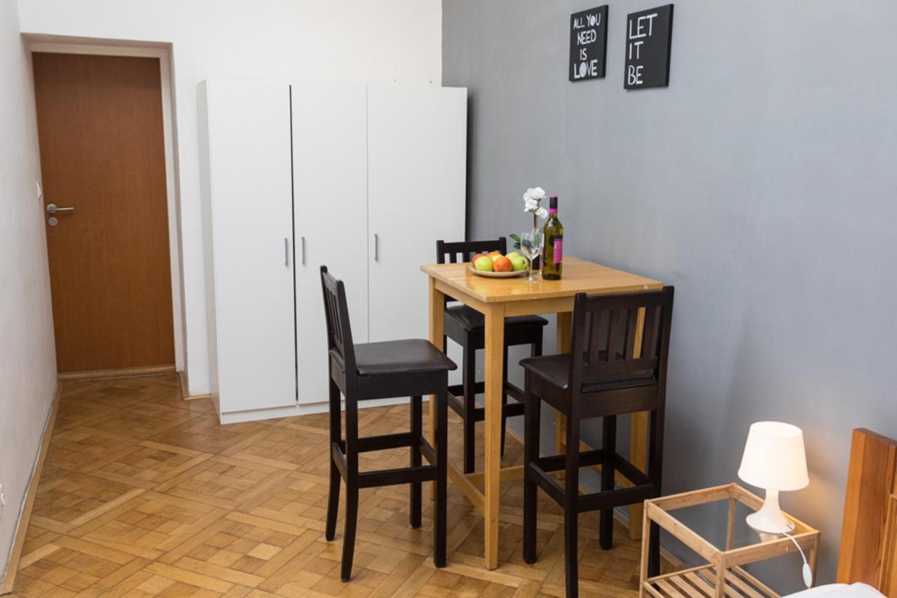 Welcome Apartments On Lublanska Praag Buitenkant foto