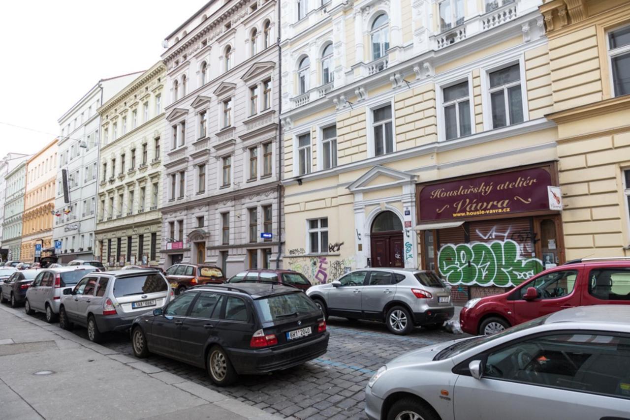Welcome Apartments On Lublanska Praag Buitenkant foto
