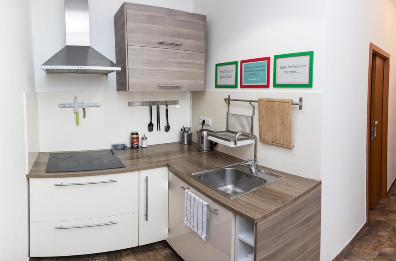 Welcome Apartments On Lublanska Praag Buitenkant foto
