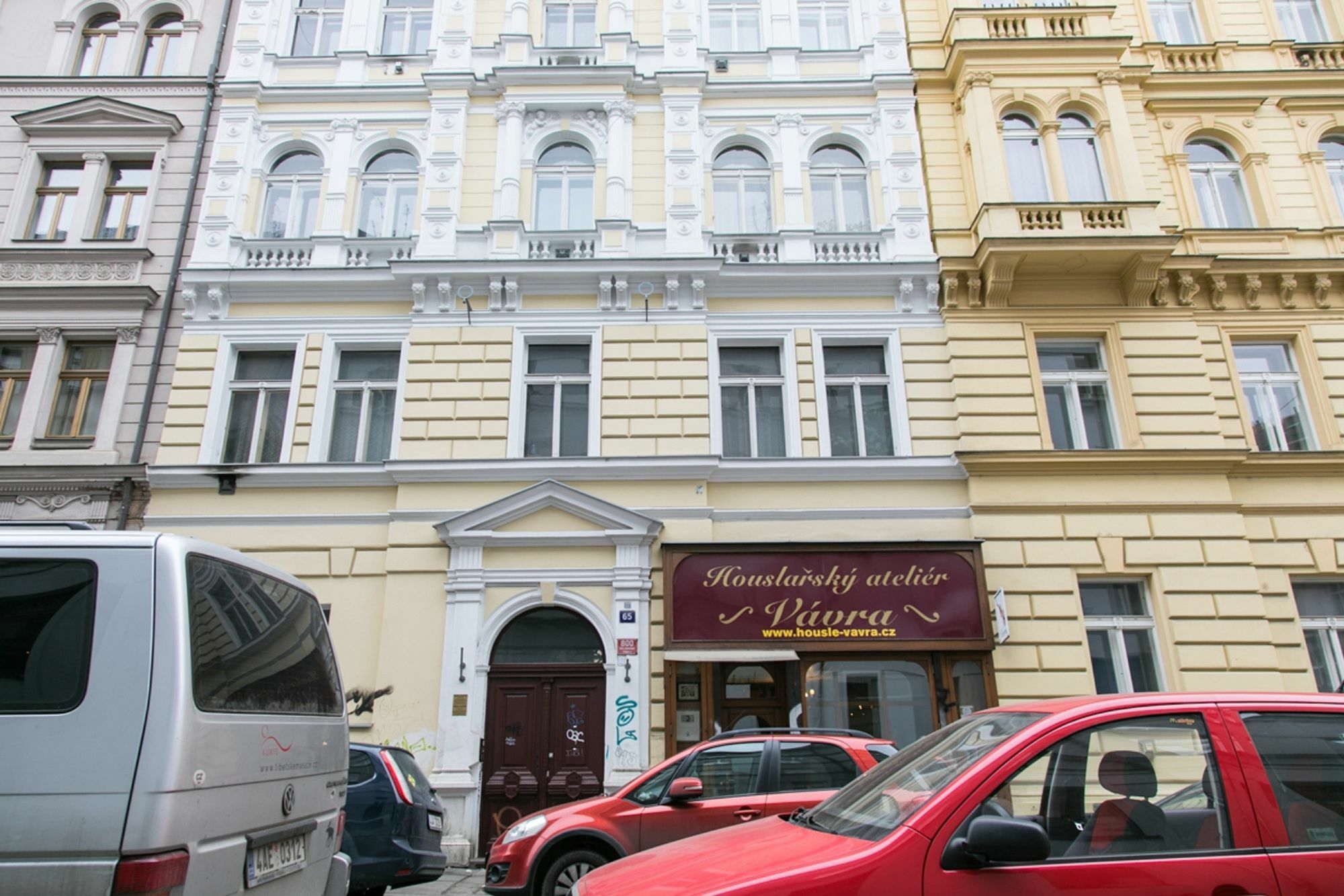 Welcome Apartments On Lublanska Praag Buitenkant foto